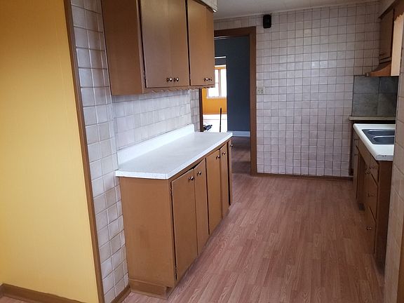 2nd image of 627 Douglas Ave APT 1