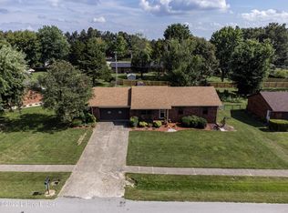 1473 Catalpa Dr, Radcliff, KY 40160