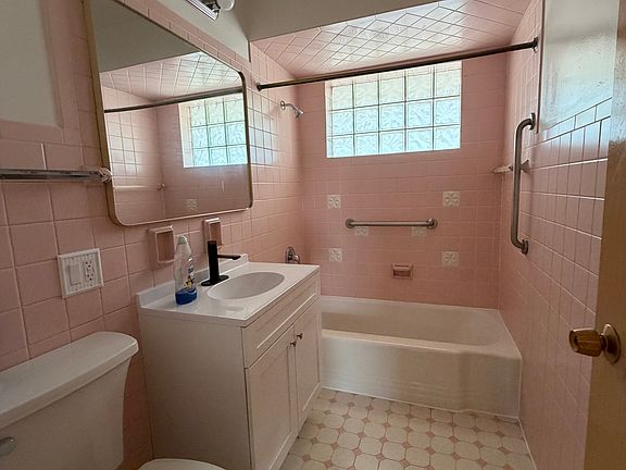 3rd image of 7915 W Cermak Rd APT 6