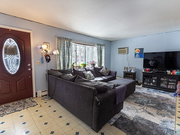 3rd image of 47 Ridgedale Avenue