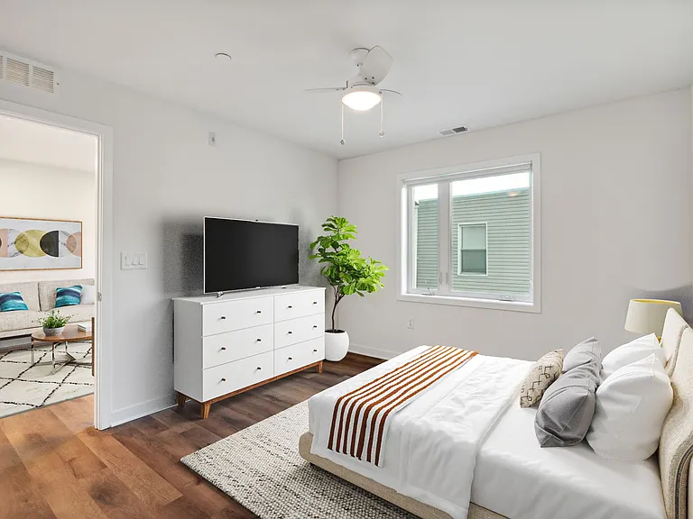 Graduate Pointe — Photo 115