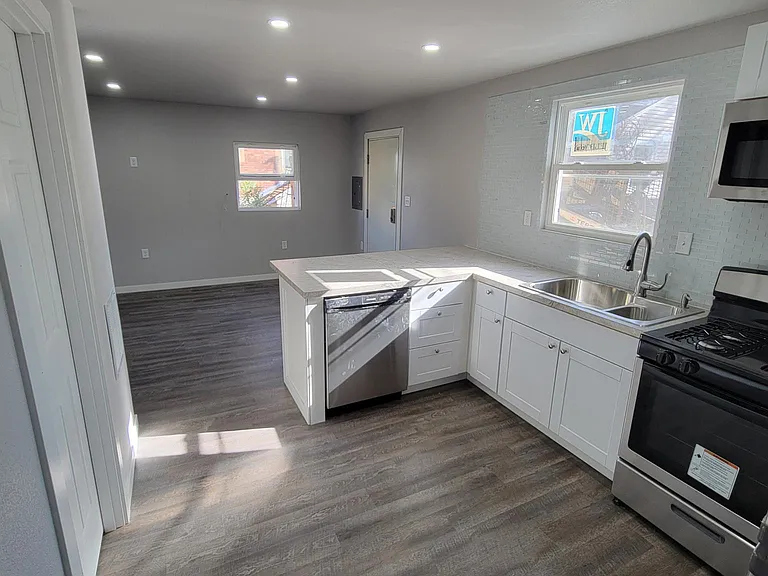 2417 E 13th St #3 — Photo 2
