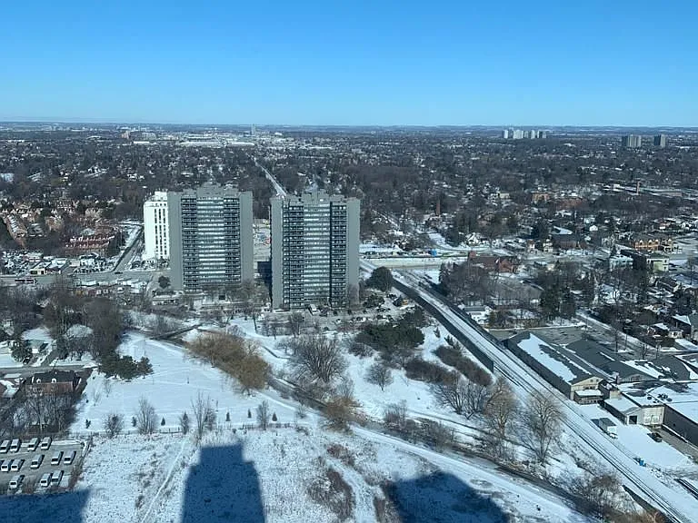 255 Village Green Sq #Penthouse 08 — Photo 11
