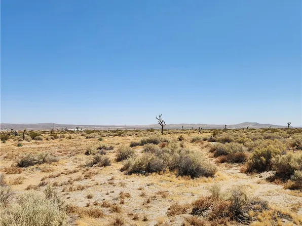 202 Shelly Rd #51, Adelanto, CA 92301