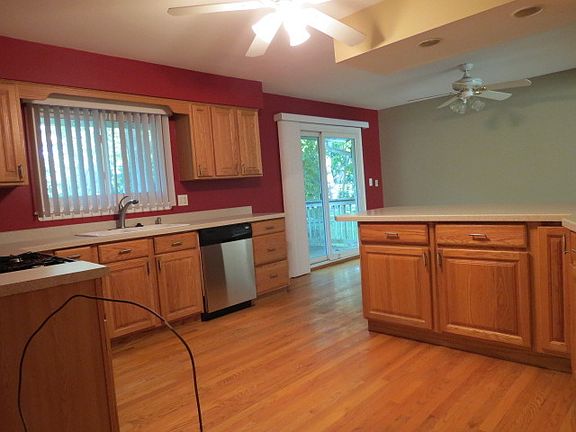 4th image of 137 S Elizabeth Ave
