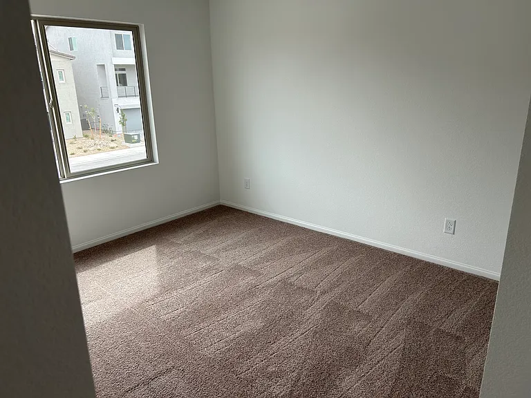 10379 S Bronco St — Photo 9