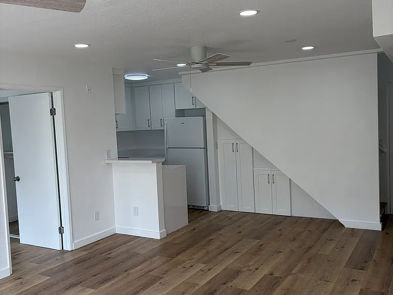 5257 Willowcrest Ave — Photo 6