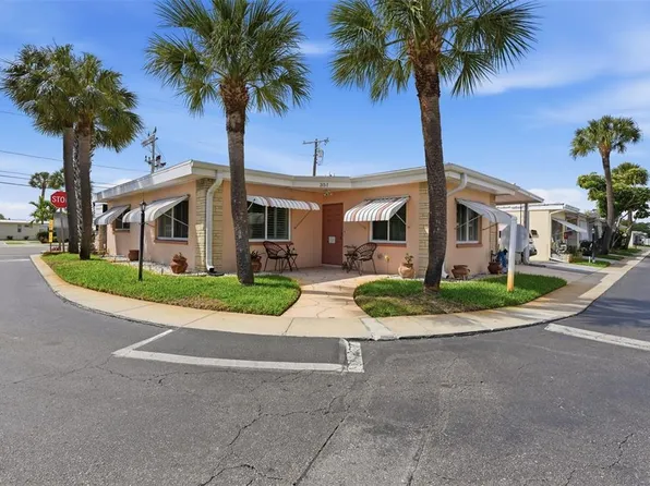 250 Rosery Rd NW APT 351, Largo, FL 33770