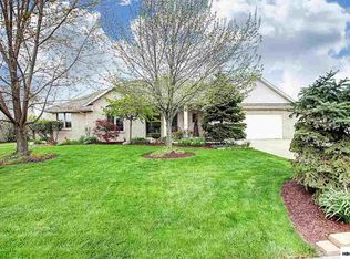 8294 Indian Lake Dr, Findlay, OH 45840