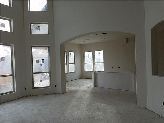 5th image of 528 Honeybird Ln