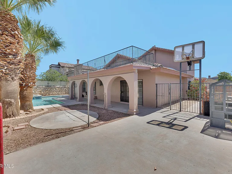 1325 Whirlaway Dr — Photo 30