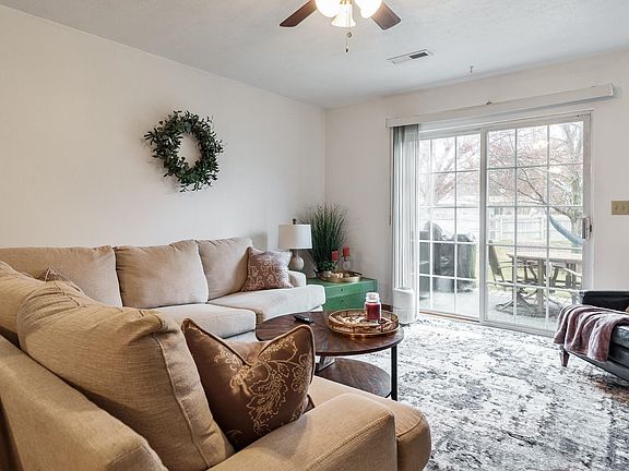 5th image of 4987-4987 Pine Cone Ct #89