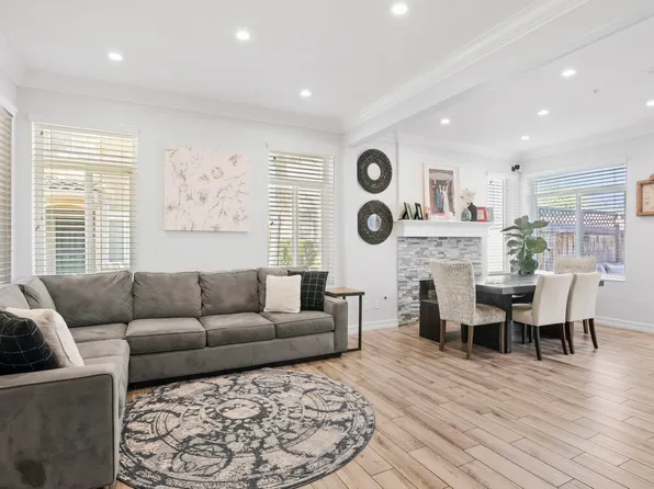11372 Via Rancho San Diego Unit B, El Cajon, CA 92019