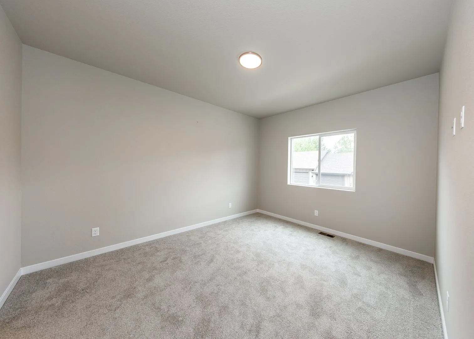 Brand-New Townhome with Modern Finishes, Kitchen Island & Exceptional Extra Space — Photo 4