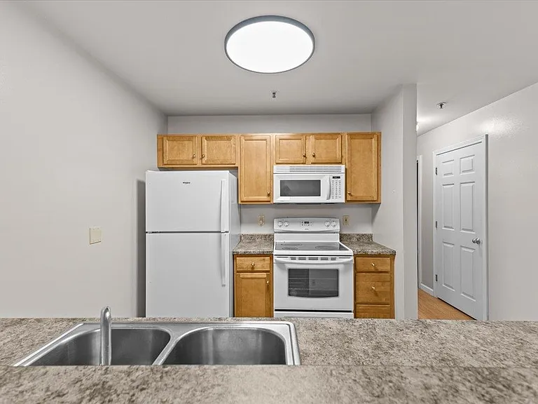 340 Hildred Dr — Photo 10