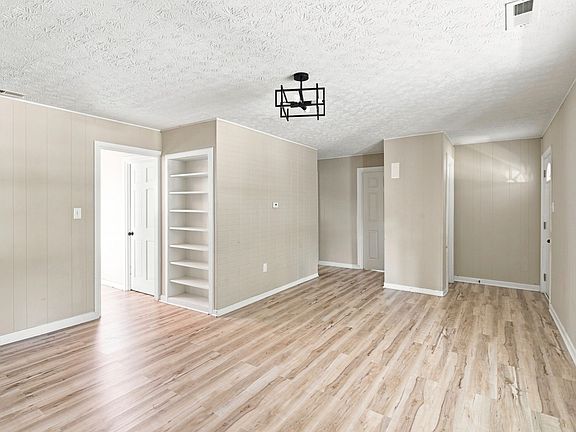 5th image of 6120 E 24th St