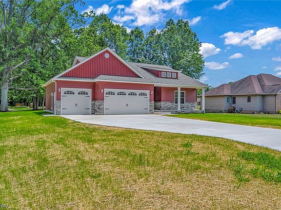 4th image of 231 Fawn Meadows Ave