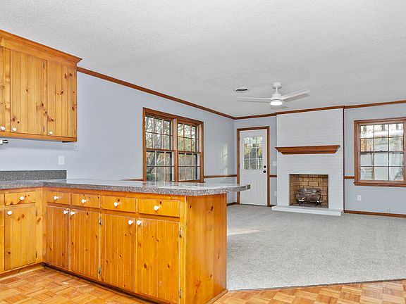 5th image of 132 Rollingwood Dr