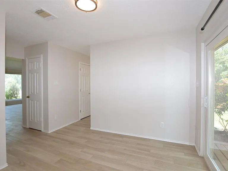 703 Flower Field Ct — Photo 11