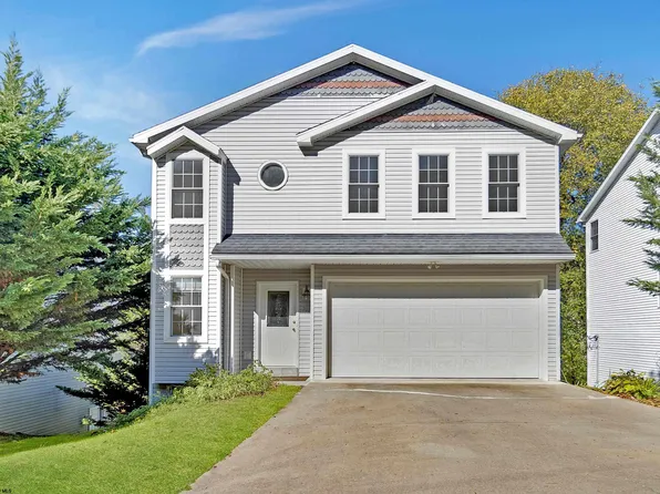 703 Park Side Ln, Morgantown, WV 26501