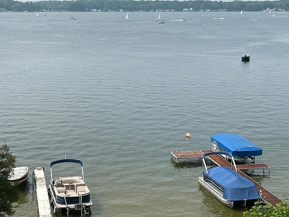 1st image of 33198 Hunt Dr