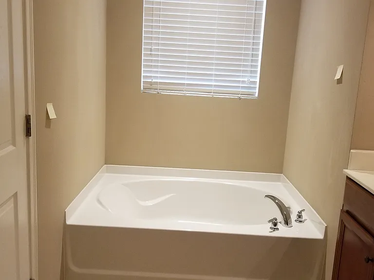 7908 Oakfield Grv — Photo 17