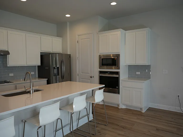 9813 Evening Canopy Dr — Photo 4