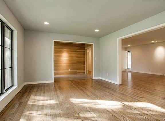 5th image of 10723 Royal Springs Dr