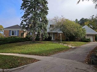 25 Coronado Ct, Madison, WI 53705