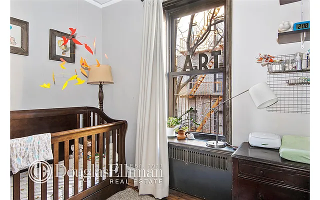 Sold by Douglas Elliman | media 19