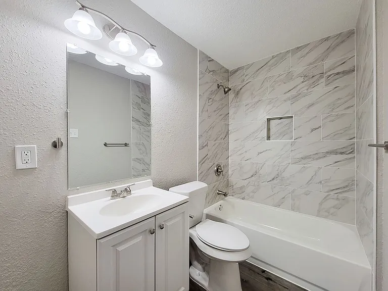 5606 Willow Glen Dr — Photo 22
