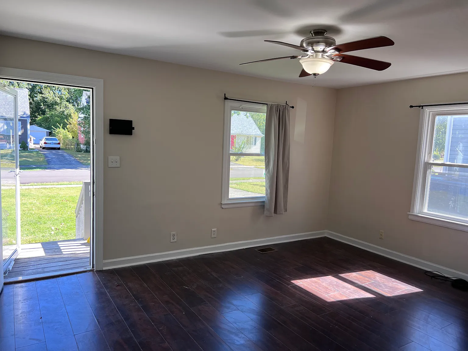 506 Harris Pl — Photo 2