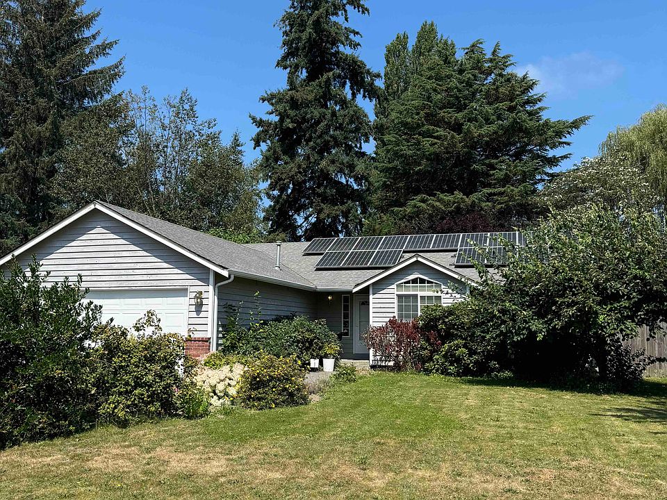 Front yard (note rooftop solar array)
