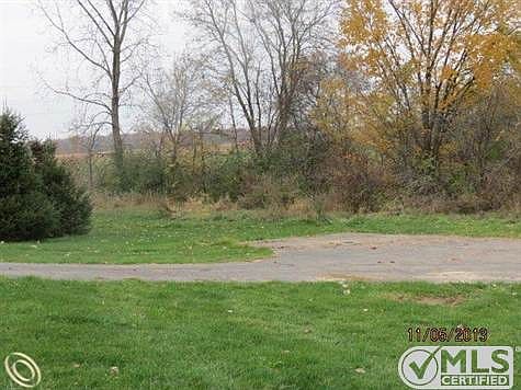 WLY VIEW REAR LOT.JPG