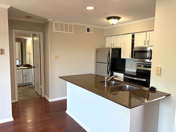 5th image of 8888 Tallwood Dr #1201