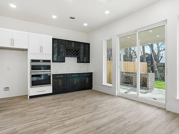 4th image of 118 Willow Ln