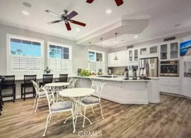 4 bed, 4.5 bath, 3860 sqft, $5,400 — Photo 3