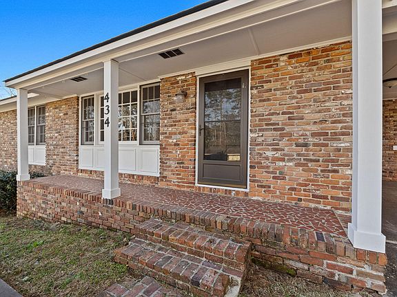 3rd image of 434 Aumond Road