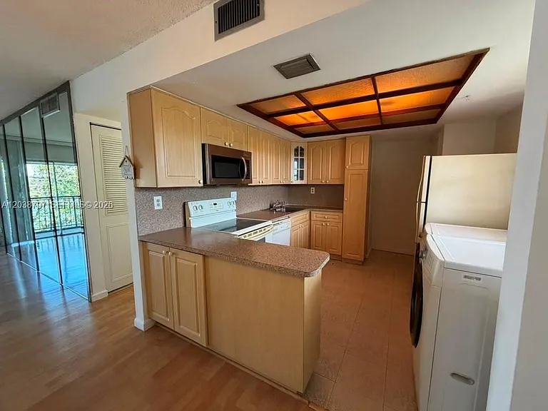 8775 Park Blvd #318 — Photo 7