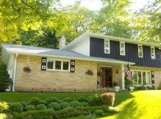 679 Laverne Dr, Green Bay, WI 54311