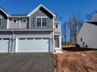 111 Magnolia Dr, Middletown, PA 17057