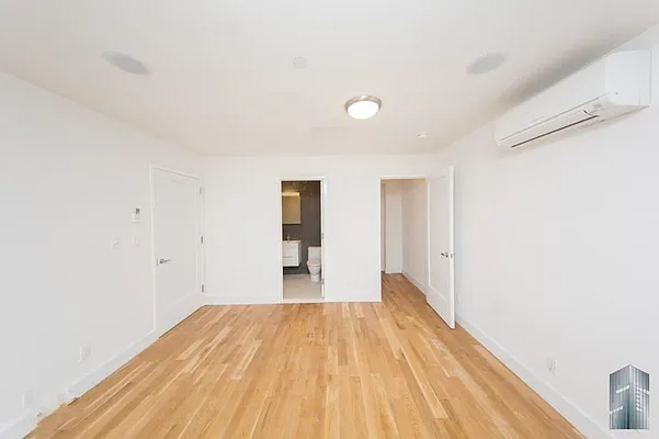 Rented by Skyline Group Real Estate | media 9