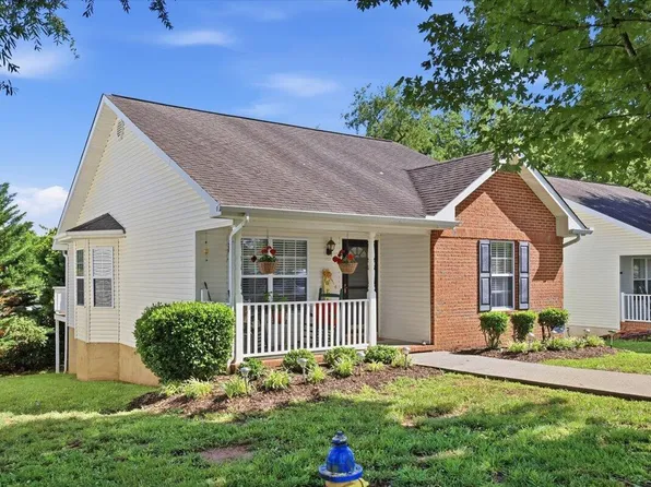 1523 Mayberry Ln, Sevierville, TN 37862