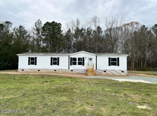 106 S Highland Ct, Holly Ridge, NC 28445