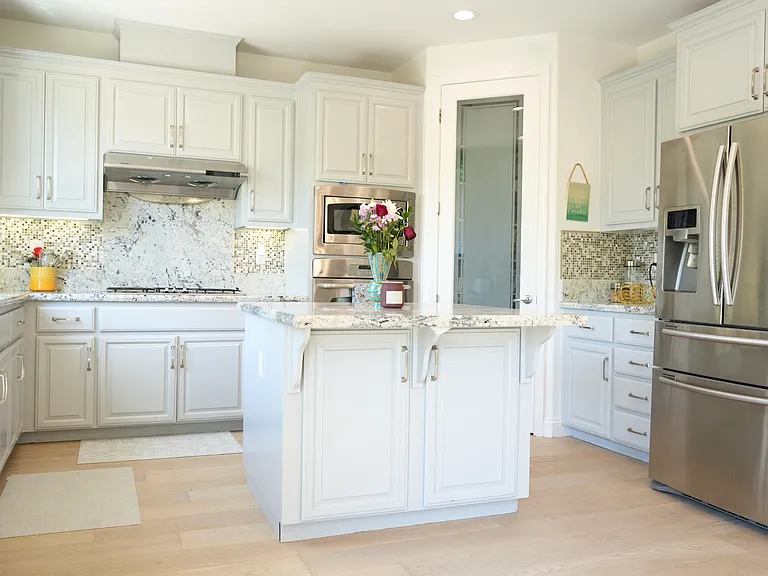 2052 Haggerty Dr — Photo 9
