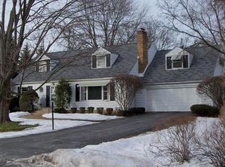 1926 Beechnut Rd, Northbrook, IL 60062