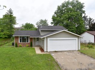 1040 Ashridge Ln, University Park, IL
