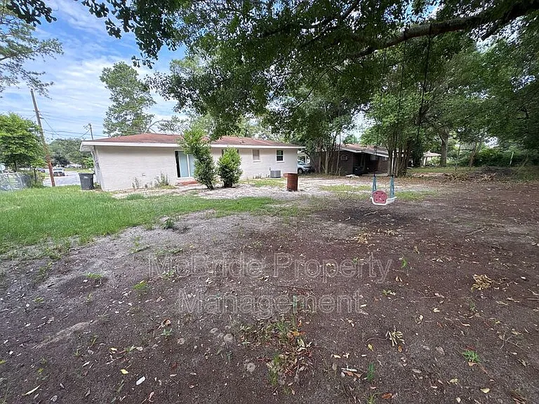 1437 Ridgewood Dr — Photo 14