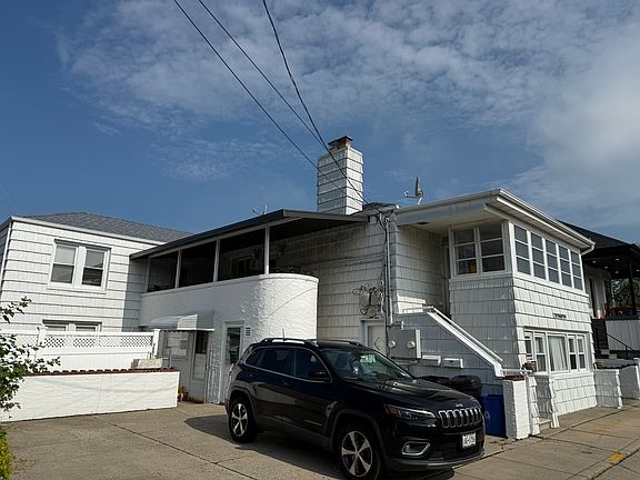 3rd image of 103 Clayton Ave