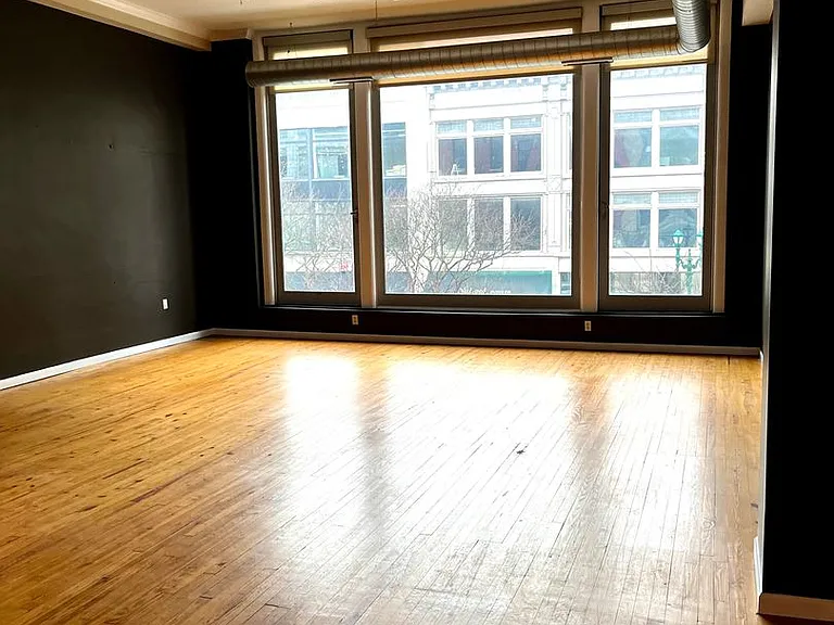 HUGE Downtown Loft 2 Bedrooms, 2 Bathrooms in Syracuse — Photo 2